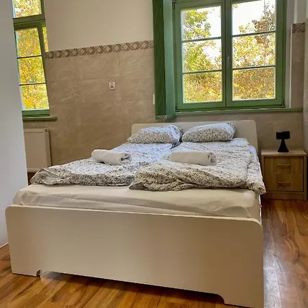 Pokoje Nad Lyna Apartment