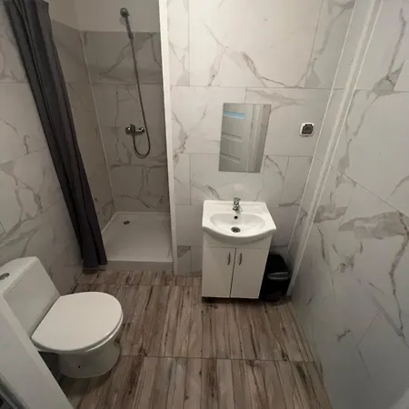 아파트 Pokoje Nad Lyna